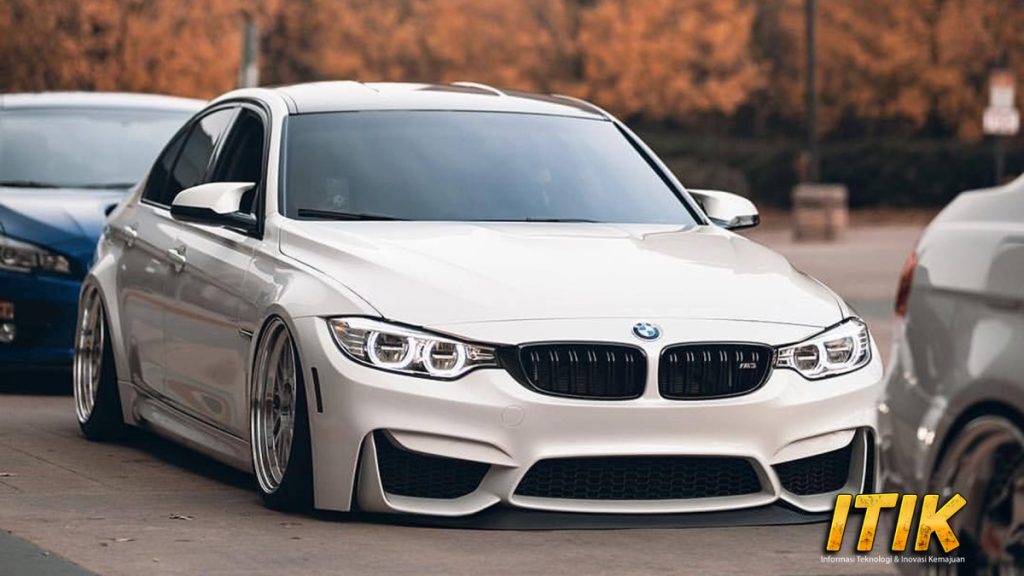BMW F30: Perpaduan Kecepatan Kelas dalam Satu Kendaraan!