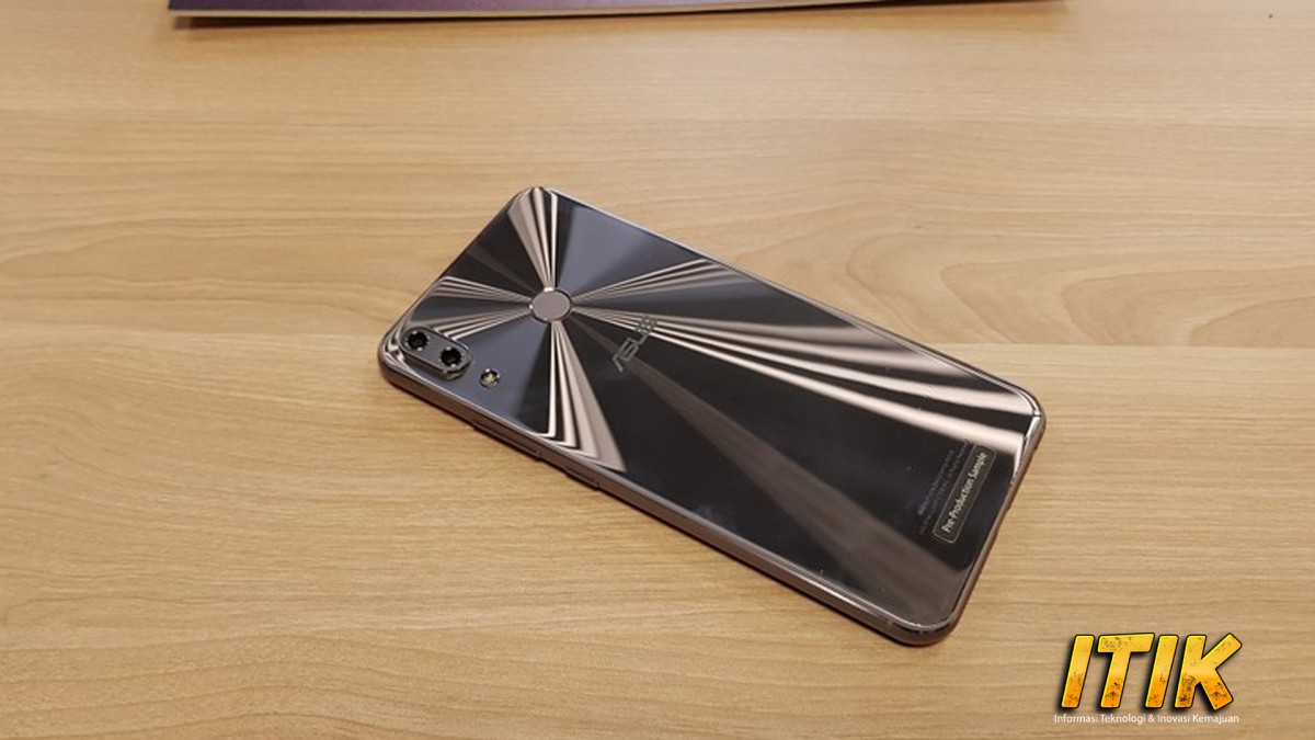 Asus Zenfone 5Q Desain Simpel, Performa Nggak Main-Main!