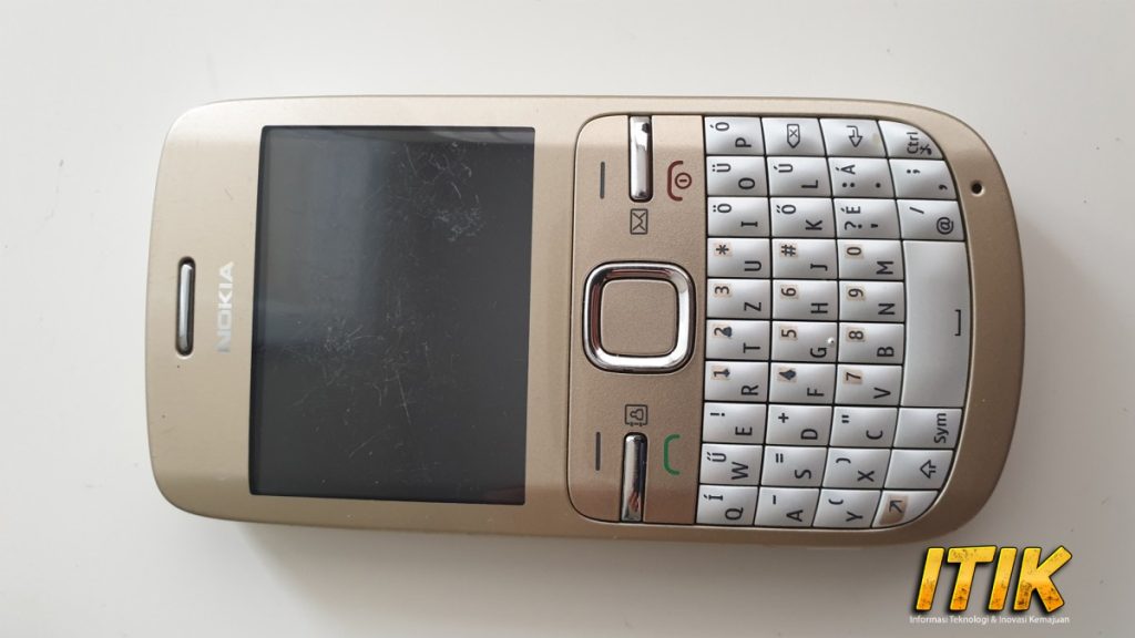 Nokia C3-00 Si Klasik Cantik Tangguh yang Bikin Nostalgia!