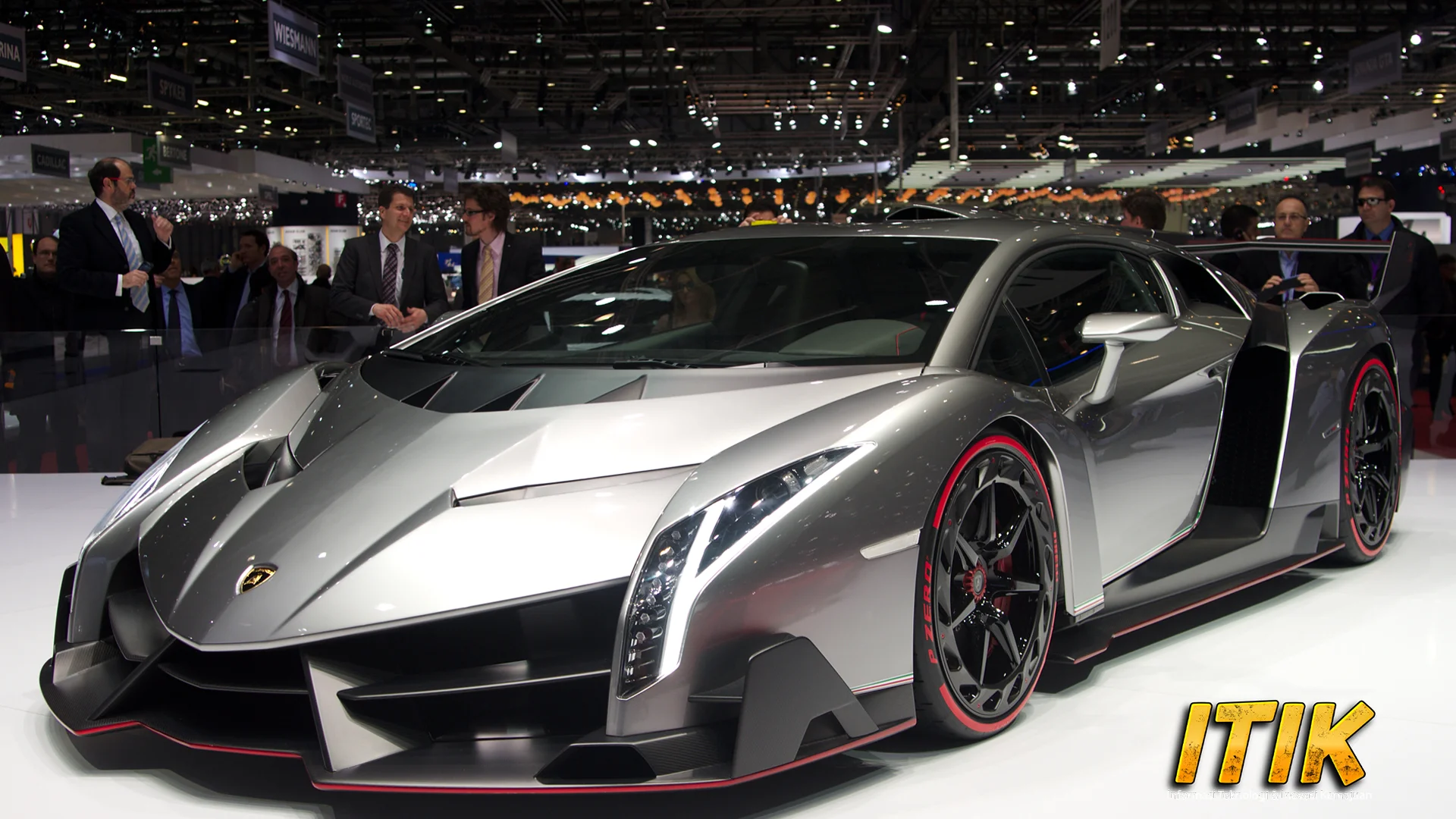 Lamborghini Veneno, 1 Mobil Langka dalam Kecepatan