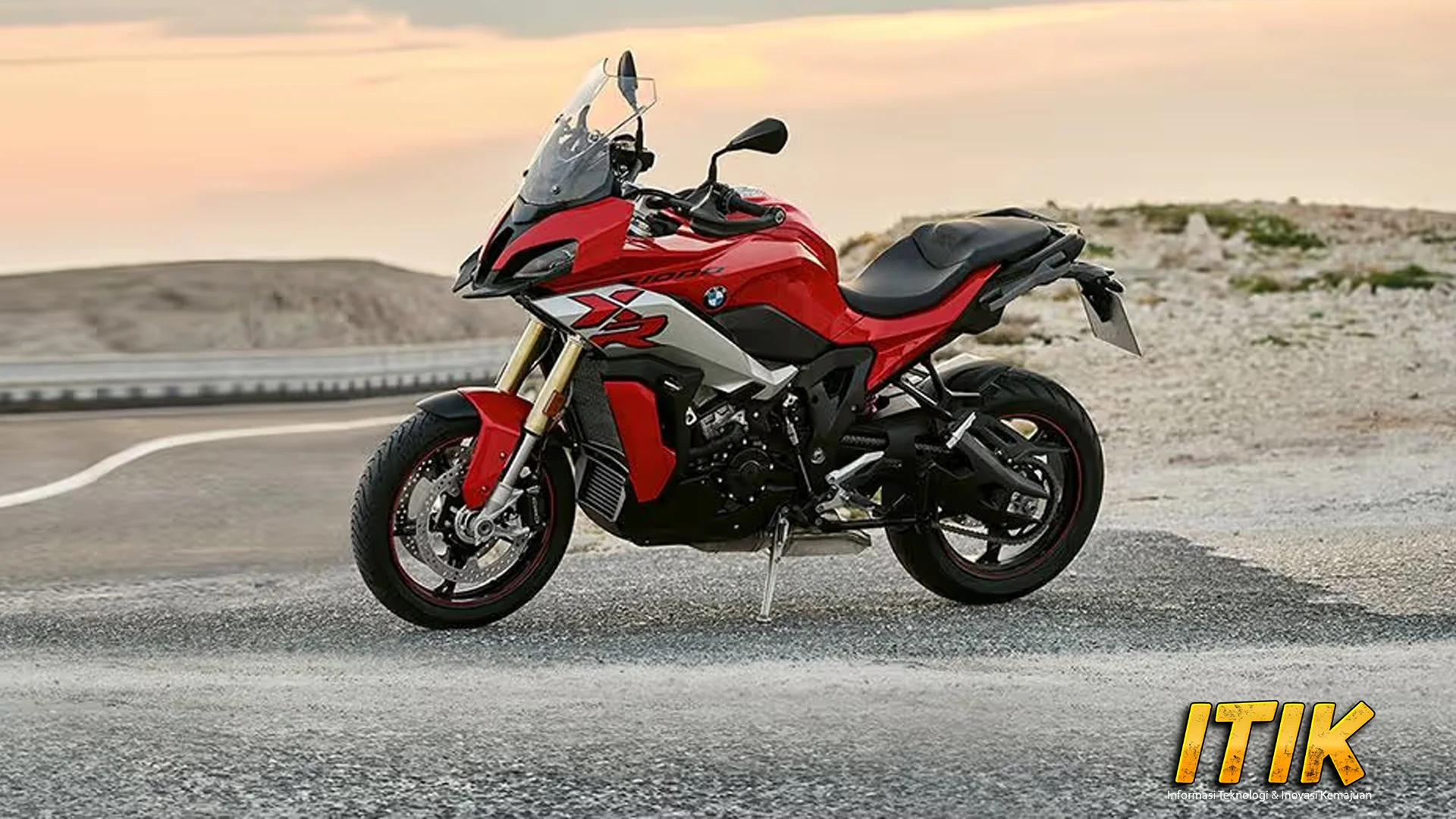 BMW S 1000 XR: Siap Teror Taklukan Segala Medan!