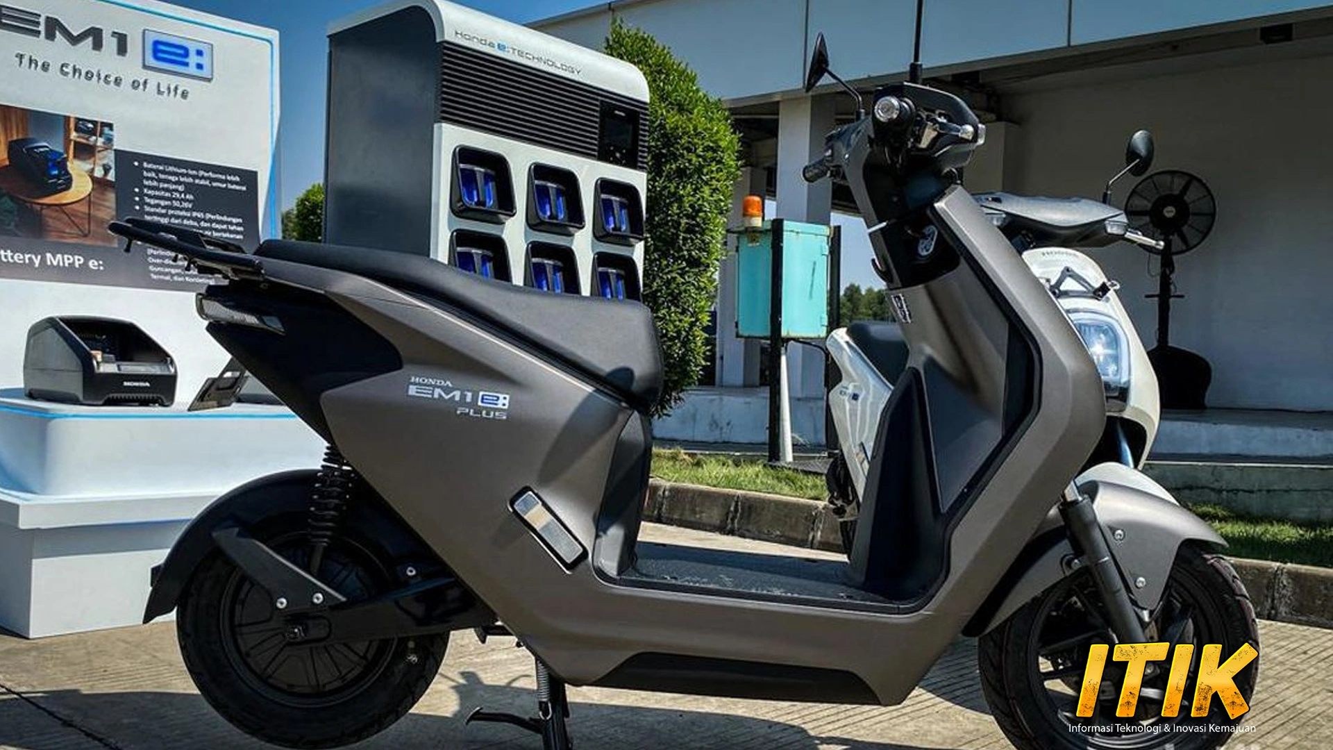 Honda EM1 e: Hemat, Praktis, dan Stylish!